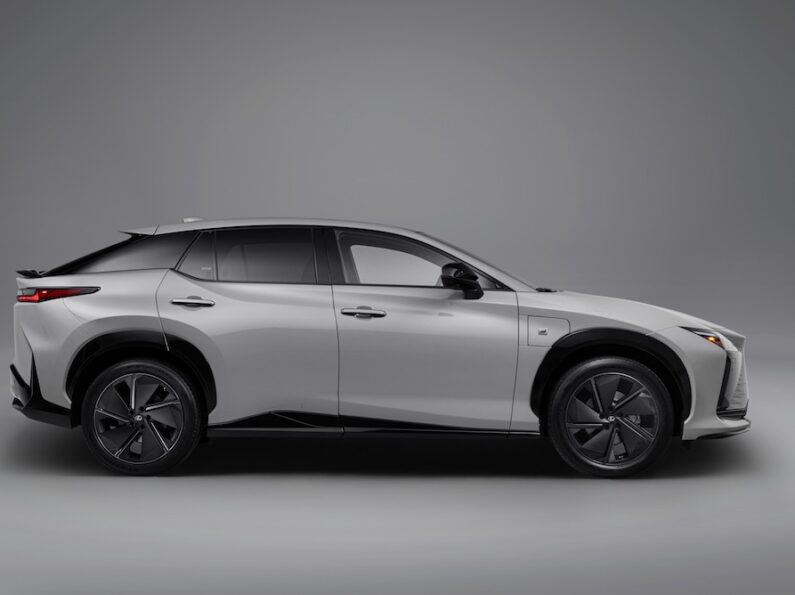 Lexus RZ 550e F Sport 2026: el Lexus más eléctrico… y más honesto